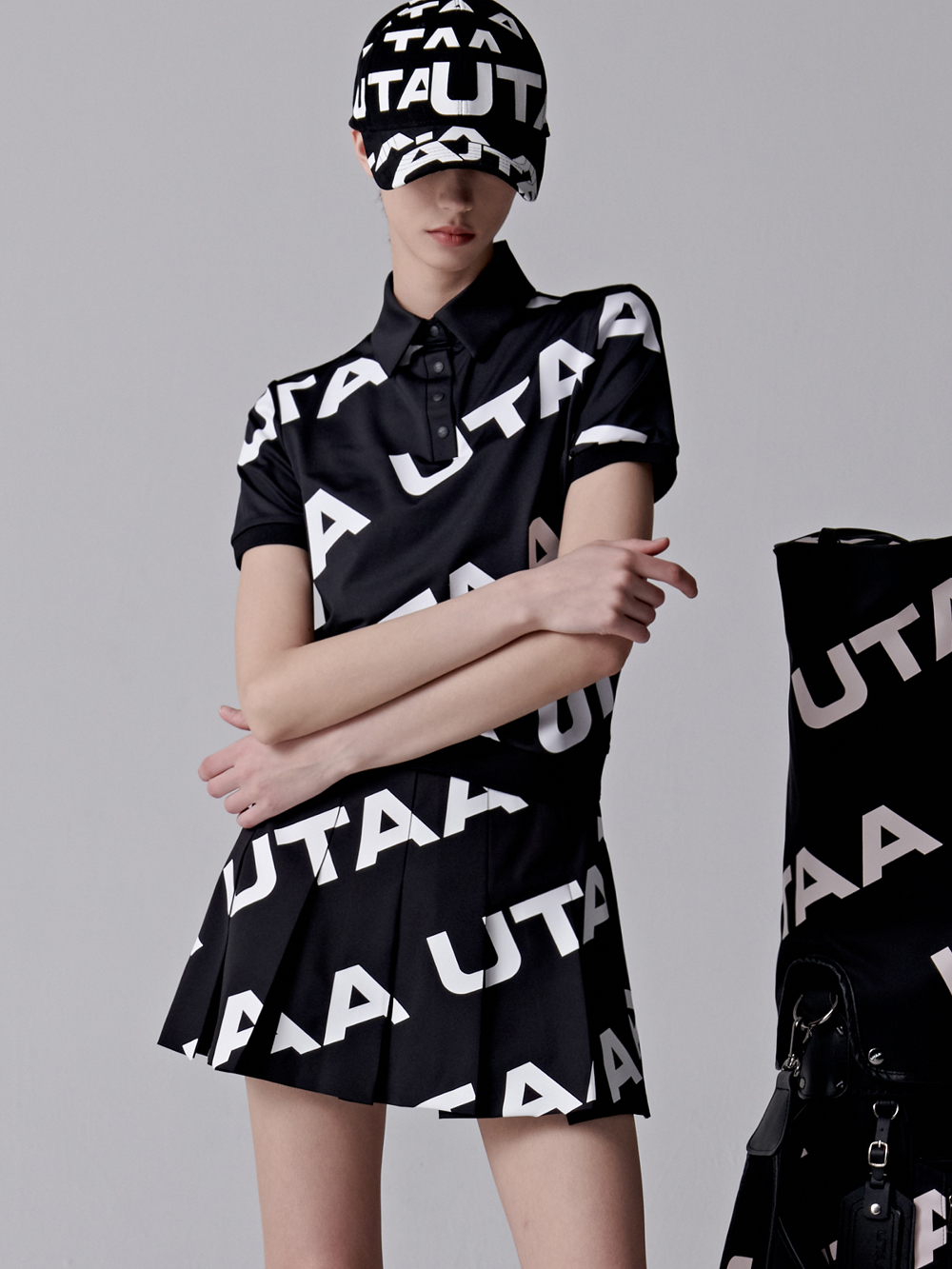 UTAA Logo Wave Flare Skirt : Women's Black (UC2SKF112BK) - 유타 골프